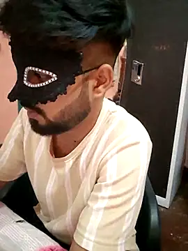 soniriyaa010101 online show from 12, 3, 2026