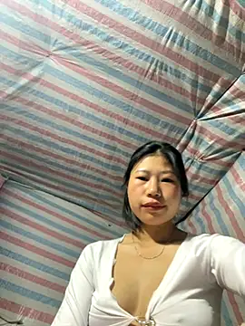 Snapshot of Mollie_jane chatting on 2, 12, 2025 Mollie jane online show from 2, 12, 2025