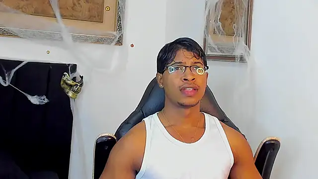 Snapshot of cassian_gold chatting on 23, 10, 2025 cassian gold online show from 23, 10, 2025