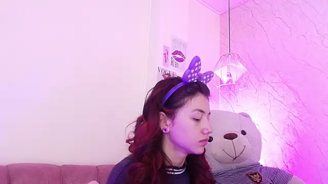 april bennett online show from 6, 10, 2025