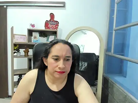 LeilaSmith  online show from 9, 10, 2025