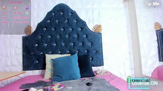 Caroline daring online show from 27, 2, 2026