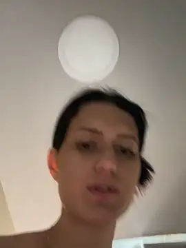 Caroline daring online show from 30, 3, 2026