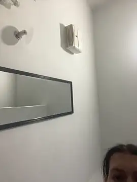 Caroline daring online show from 1, 6, 2026