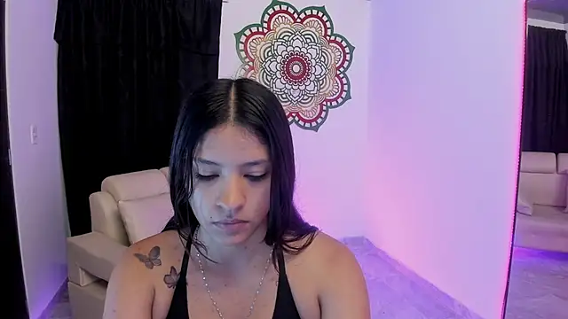 Candy fox 19 online show from 25, 3, 2026