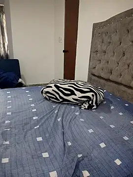 ellafrost-1 online show from 4, 10, 2025