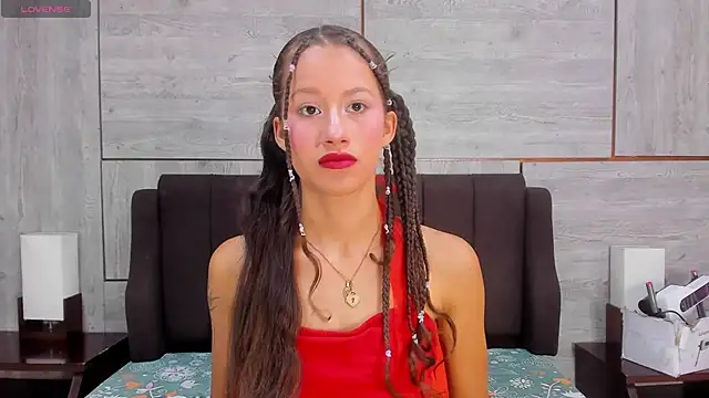 Snapshot of EmmaPetty chatting on 9, 10, 2025 EmmaPetty online show from 9, 10, 2025