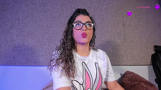 Salomeferreira  online show from 20, 10, 2025