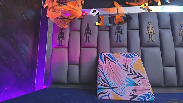 kissme luna online show from 1, 11, 2025