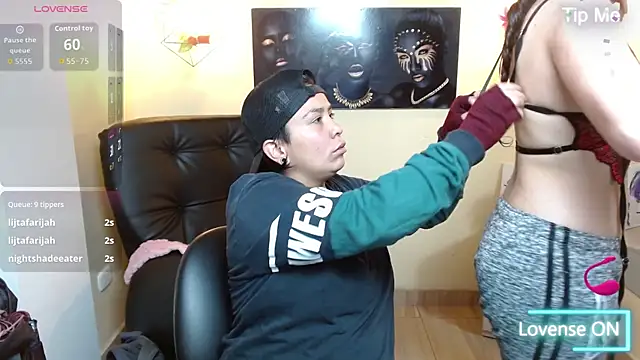 Snapshot of Bom_BomXX chatting on 18, 12, 2025 Bom BomXX online show from 18, 12, 2025