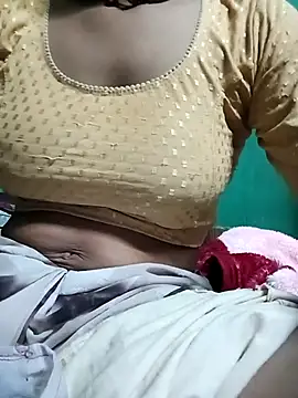 Snapshot of Aasha_devi05 chatting on 6, 10, 2025 Aasha devi05 online show from 6, 10, 2025