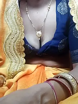 Snapshot of Aasha_devi05 chatting on 3, 12, 2025 Aasha devi05 online show from 3, 12, 2025