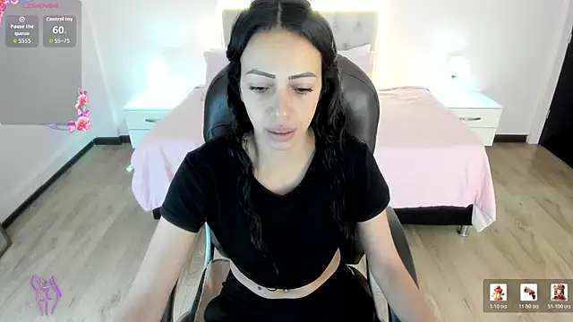 Mariam Lopez   online show from 18, 4, 2026