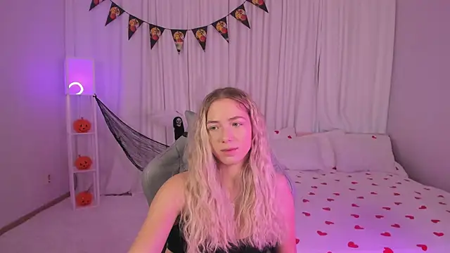 Snapshot of Susan_Mimi chatting on 25, 10, 2025 Susan Mimi online show from 25, 10, 2025