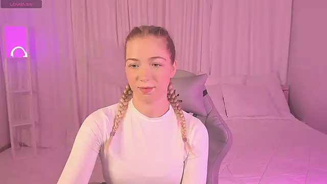 Snapshot of Susan_Mimi chatting on 3, 12, 2025 Susan Mimi online show from 3, 12, 2025