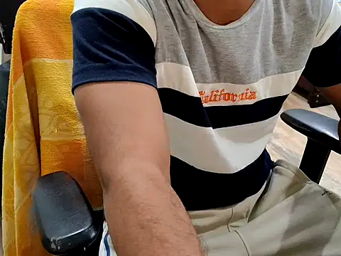 Snapshot of ZoroArcher chatting on 3, 10, 2025 ZoroArcher online show from 3, 10, 2025