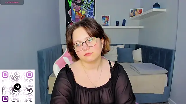 Snapshot of Mila__Cutee chatting on 19, 10, 2025 Mila Cutee online show from 19, 10, 2025