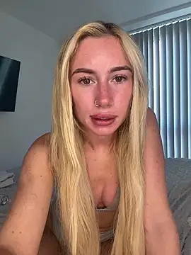Snapshot of SexySaraxxoo chatting on 27, 5, 2026 SexySaraxxoo online show from 27, 5, 2026