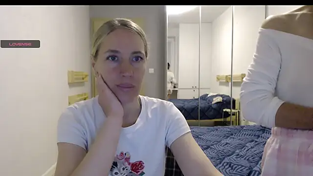 Two Sisters online show from 12, 10, 2025