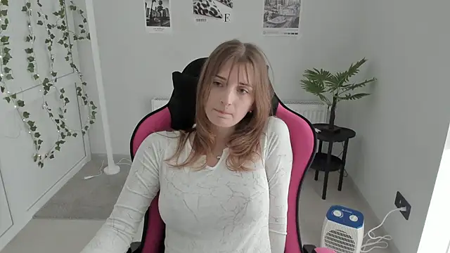 Snapshot of NeyliDream chatting on 23, 4, 2026 NeyliDream online show from 23, 4, 2026
