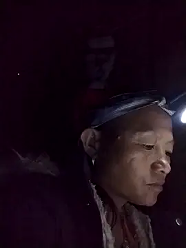 Snapshot of Samdim23 chatting on 3, 11, 2025 Samdim23 online show from 3, 11, 2025