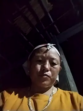 Snapshot of Samdim23 chatting on 4, 11, 2025 Samdim23 online show from 4, 11, 2025