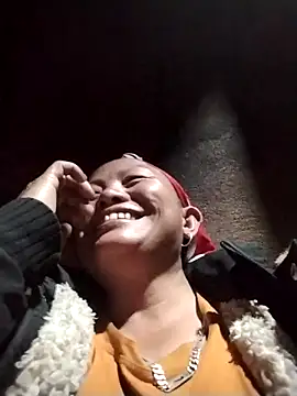 Snapshot of Samdim23 chatting on 6, 11, 2025 Samdim23 online show from 6, 11, 2025