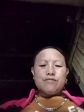 Snapshot of Samdim23 chatting on 8, 11, 2025 Samdim23 online show from 8, 11, 2025