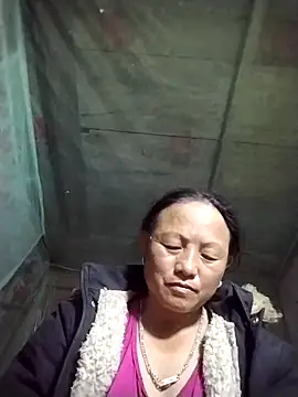 Snapshot of Samdim23 chatting on 16, 11, 2025 Samdim23 online show from 16, 11, 2025