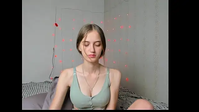 dreamy pollyyy online show from 4, 7, 2026