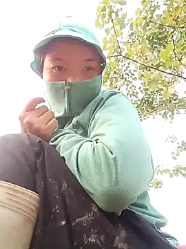 Huyen x online show from 2, 4, 2026