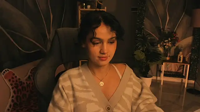 MonicaFarmer online show from 8, 10, 2025