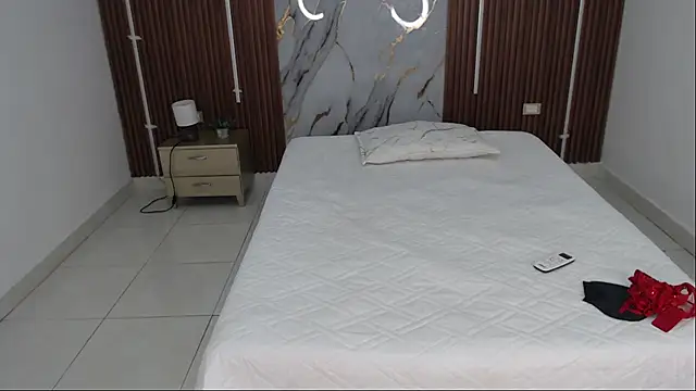 Snapshot of tiffy_loff chatting on 9, 11, 2025 tiffy loff online show from 9, 11, 2025