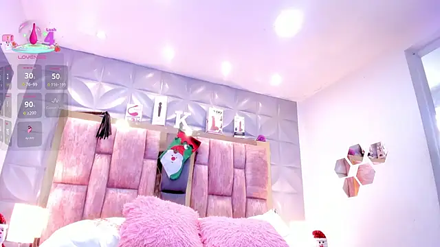 Charlotte Landry   online show from 4, 12, 2025