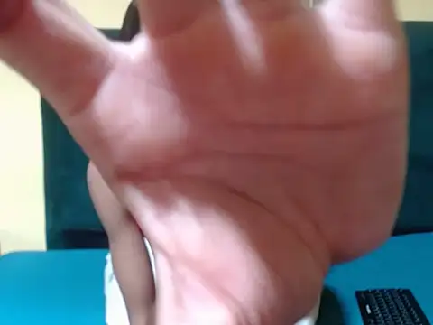 Snapshot of Freaky-Nicky18 chatting on 9, 11, 2025 Freaky-Nicky18 online show from 9, 11, 2025