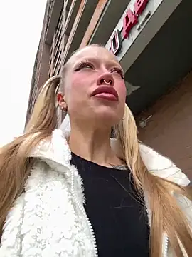 Snapshot of Sugar_Pop chatting on 18, 9, 2025 Sugar Pop online show from 18, 9, 2025