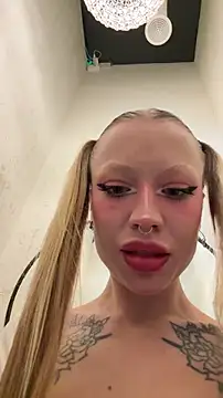 Snapshot of Sugar_Pop chatting on 26, 9, 2025 Sugar Pop online show from 26, 9, 2025