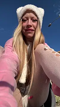 Snapshot of Sugar_Pop chatting on 8, 10, 2025 Sugar Pop online show from 8, 10, 2025