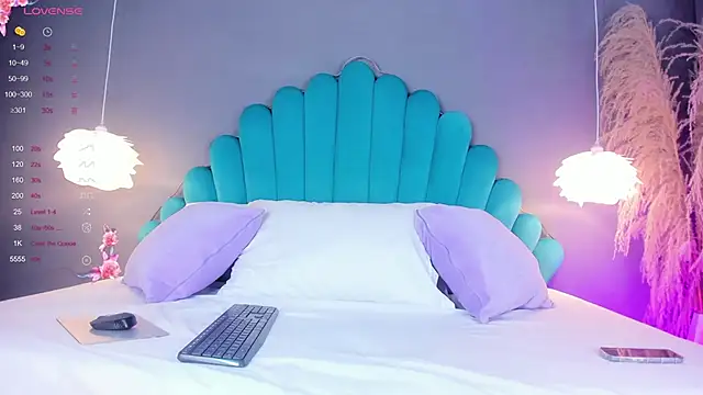 Snapshot of LunaBloomn chatting on 21, 10, 2025 LunaBloomn online show from 21, 10, 2025