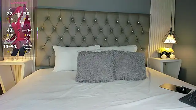 Snapshot of LunaBloomn chatting on 15, 11, 2025 LunaBloomn online show from 15, 11, 2025