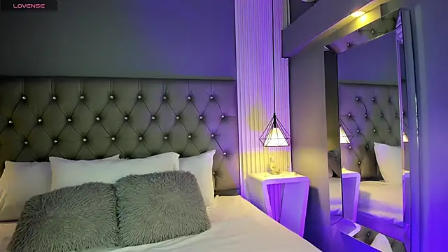 Snapshot of LunaBloomn chatting on 27, 11, 2025 LunaBloomn online show from 27, 11, 2025