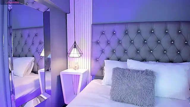 Snapshot of LunaBloomn chatting on 10, 1, 2026 LunaBloomn online show from 10, 1, 2026