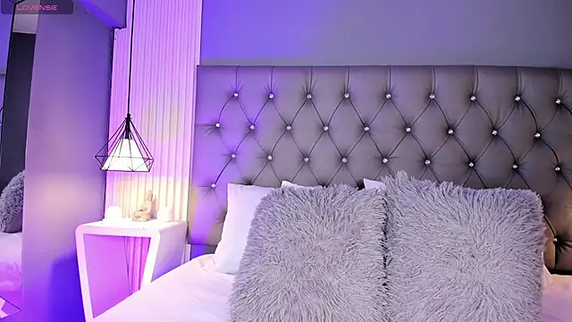 Snapshot of LunaBloomn chatting on 10, 2, 2026 LunaBloomn online show from 10, 2, 2026