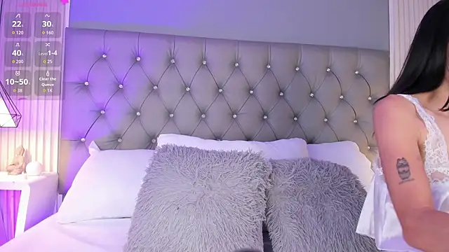 Snapshot of LunaBloomn chatting on 12, 2, 2026 LunaBloomn online show from 12, 2, 2026