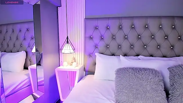 Snapshot of LunaBloomn chatting on 13, 2, 2026 LunaBloomn online show from 13, 2, 2026