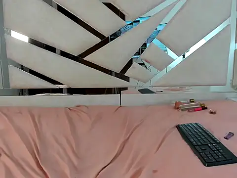 Snapshot of Kimberly_TaylorX chatting on 1, 12, 2025 Kimberly TaylorX online show from 1, 12, 2025