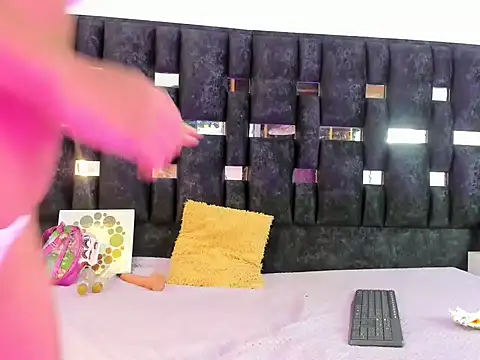 Snapshot of Kimberly_TaylorX chatting on 15, 12, 2025 Kimberly TaylorX online show from 15, 12, 2025