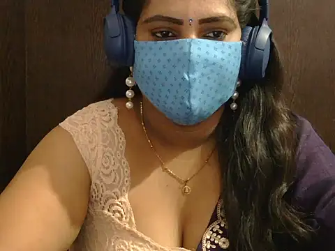 Snapshot of Nisha-telugu chatting on 11, 11, 2025 Nisha-telugu online show from 11, 11, 2025