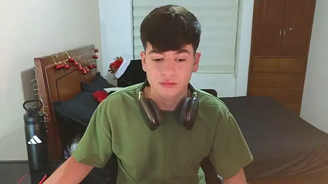 tightncuteass online show from 24, 11, 2025