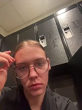 Snapshot of AllesandraLove chatting on 10, 11, 2025 AllesandraLove online show from 10, 11, 2025